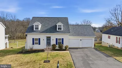 206 Sentry Ln, Martinsburg, WV 25401