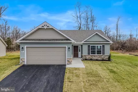 95 Boothbay Dr, Martinsburg, WV 25403