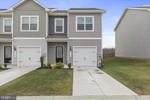 193 Hampstead Blvd, Falling Waters, WV 25419