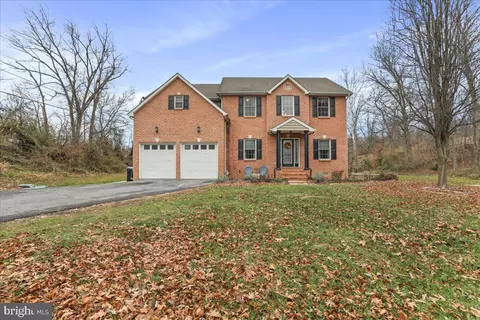 261 Collins Dr, Martinsburg, WV 25403