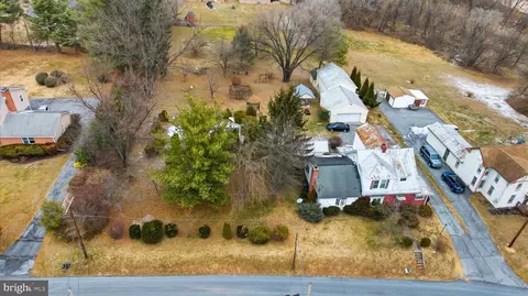 267 Jenny Wren Dr, Martinsburg, WV 25404