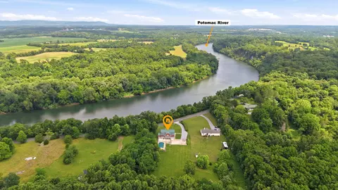 1654 Whitings Neck Rd, Martinsburg, WV 25404