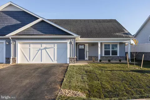 937 Otero Ln, Hedgesville, WV 25427