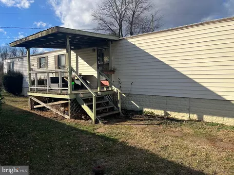 87 Derick Ct, Martinsburg, WV 25403