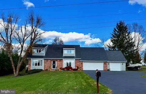 752 Panorama Dr, Martinsburg, WV 25403