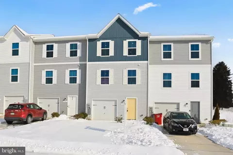 30 Scoter Rd, Hedgesville, WV 25427