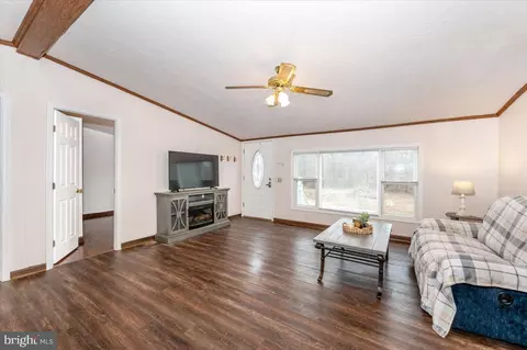 105 Relative Way, Falling Waters, WV 25419 photo 2