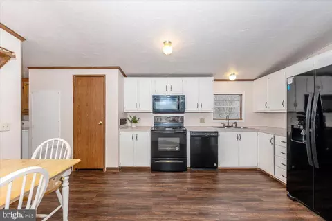 105 Relative Way, Falling Waters, WV 25419 photo 6