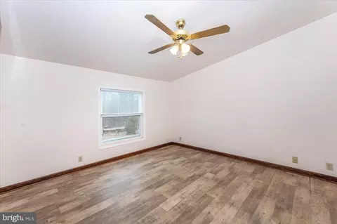 105 Relative Way, Falling Waters, WV 25419 photo 11