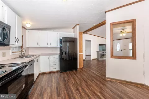 105 Relative Way, Falling Waters, WV 25419 photo 8
