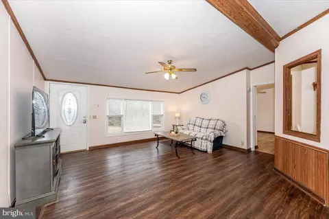 105 Relative Way, Falling Waters, WV 25419 photo 3