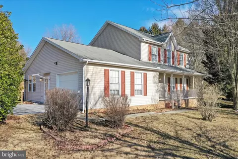 222 Pastoral Ct, Martinsburg, WV 25403