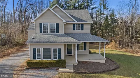 148 Vinca Ln, Falling Waters, WV 25419 photo 2