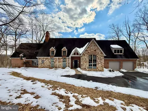 812 Steeple Chase Ln, Martinsburg, WV 25404