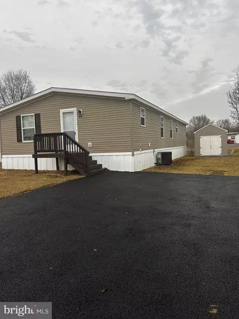 86 Apollo Ct, Martinsburg, WV 25405