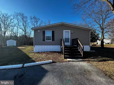 251 Apollo Ct, Martinsburg, WV 25405