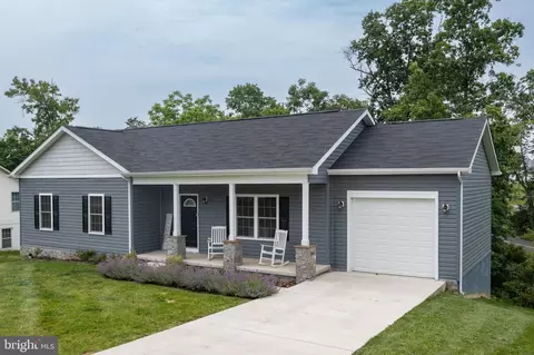 33 Sinker Dr, Inwood, WV 25428