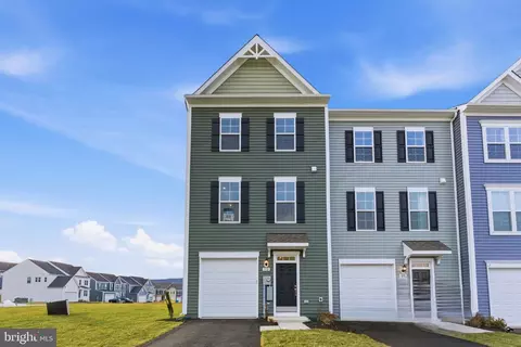 512 Husky Trl, Martinsburg, WV 25403