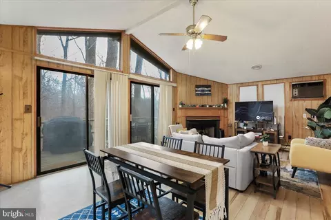 20 Shawnee Trl, Hedgesville, WV 25427