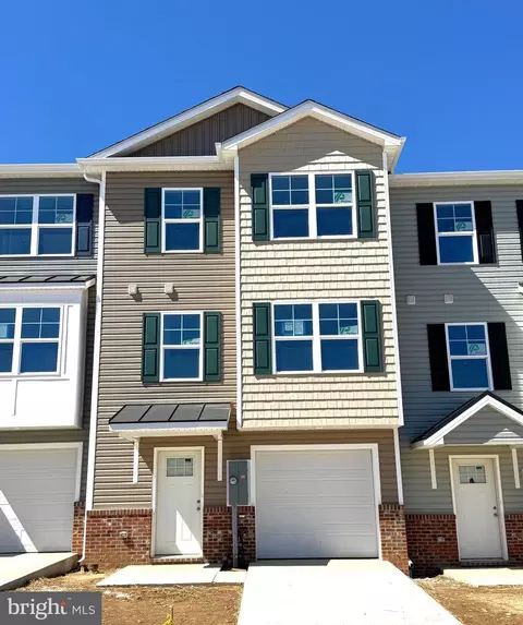 147 Olga Dr, Martinsburg, WV 25403