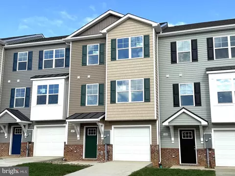 147 Olga Dr, Martinsburg, WV 25403