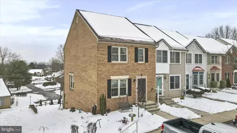 60 Morningside Dr, Falling Waters, WV 25419