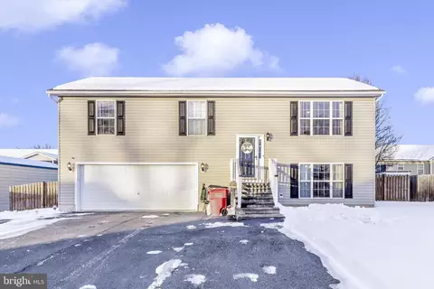 140 Heights Ave, Martinsburg, WV 25404
