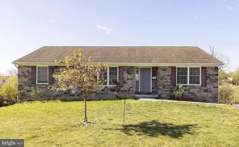 216 Paragon Dr, Bunker Hill, WV 25413