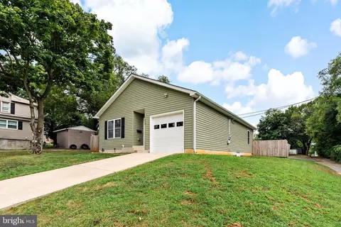 212 Strine Ave, Martinsburg, WV 25404