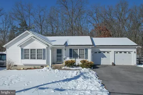 167 Leviticus Dr, Bunker Hill, WV 25413