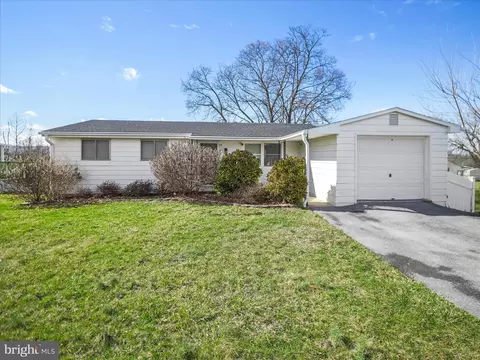 125 Richard St, Martinsburg, WV 25404