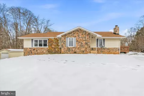 225 Keepsake Dr, Falling Waters, WV 25419