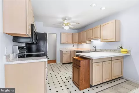 Kitchen - 225 Keepsake Dr, Falling Waters, WV 25419 photo 1 of 5