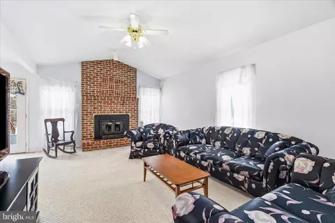 Living - 225 Keepsake Dr, Falling Waters, WV 25419 photo 1 of 5