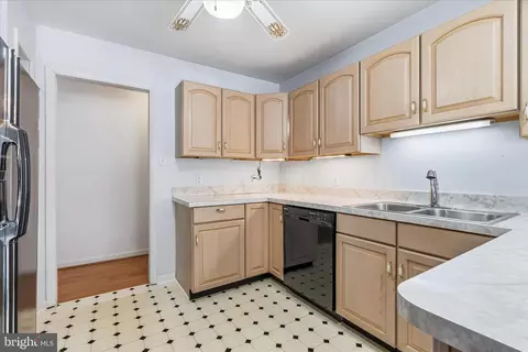 Kitchen - 225 Keepsake Dr, Falling Waters, WV 25419 photo 2 of 5
