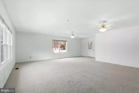 Living - 225 Keepsake Dr, Falling Waters, WV 25419 photo 3 of 5