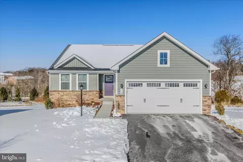 172 Tutbury Ln, Martinsburg, WV 25405