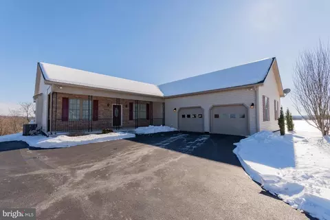 528 Delmar Orchard Rd, Martinsburg, WV 25403