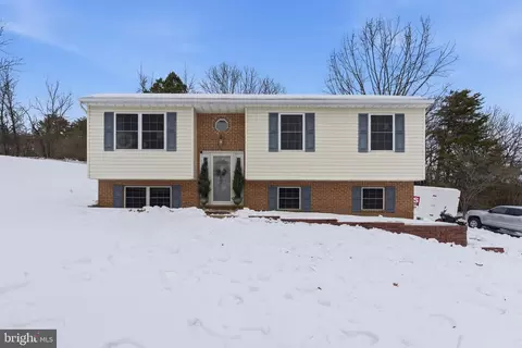 52 Domino Ct, Martinsburg, WV 25404
