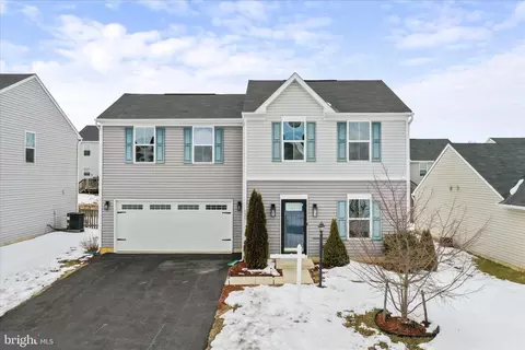 125 Ceritos Trl, Martinsburg, WV 25403