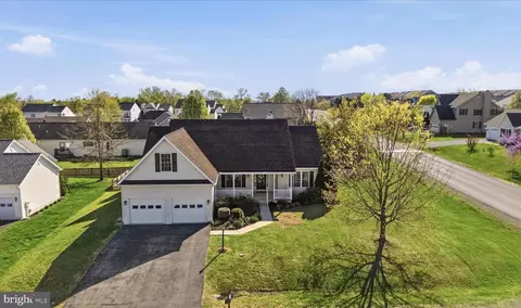 24 Creighton Ct, Martinsburg, WV 25404