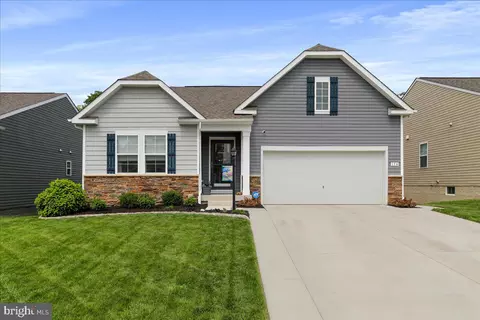 154 Stager Ave, Falling Waters, WV 25419