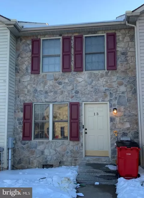 13 Jonathan Ct, Inwood, WV 25428