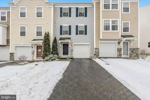 33 Antigua Dr, Hedgesville, WV 25427