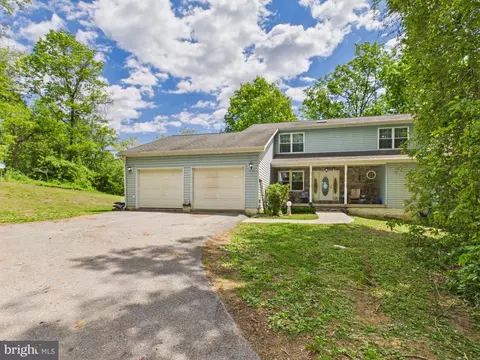 674 Potato Hill St, Hedgesville, WV 25427