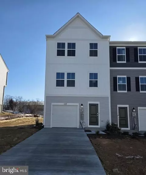 127 Kinkade Ct, Martinsburg, WV 25403