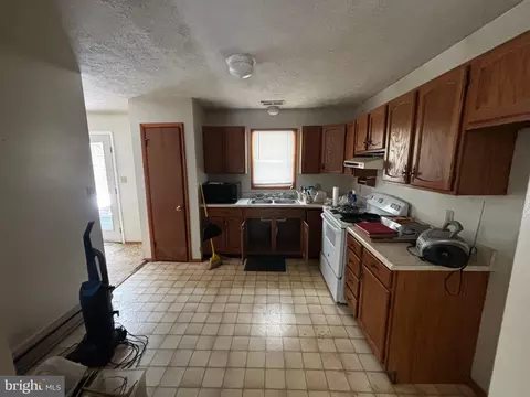 Kitchen - 224 Ditto Farm, Falling Waters, WV 25419 photo 2 of 2