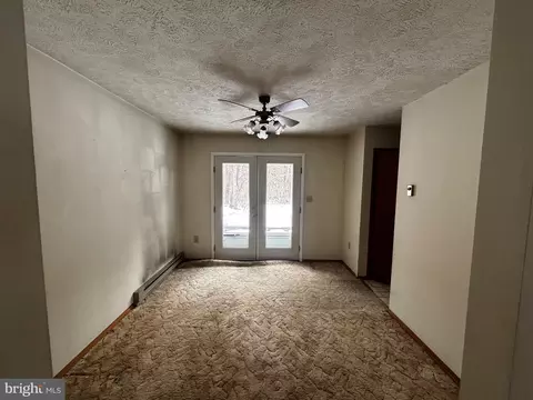 Living - 224 Ditto Farm, Falling Waters, WV 25419 photo 3 of 6