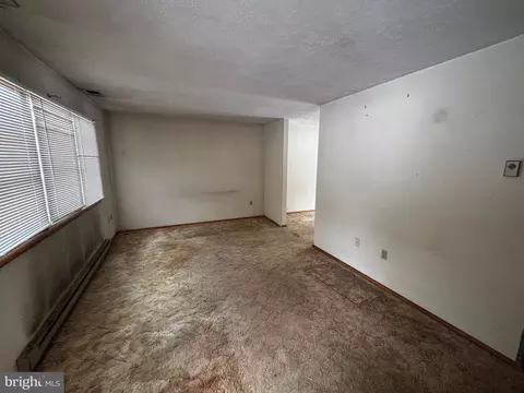 Living - 224 Ditto Farm, Falling Waters, WV 25419 photo 2 of 6