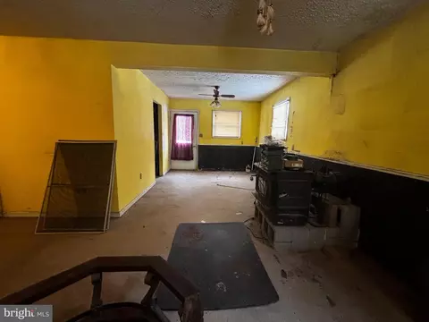 Living - 224 Ditto Farm, Falling Waters, WV 25419 photo 5 of 6